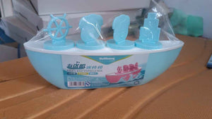 Creative Boat-Shaped Ice Cream Mould with Cute Piggy