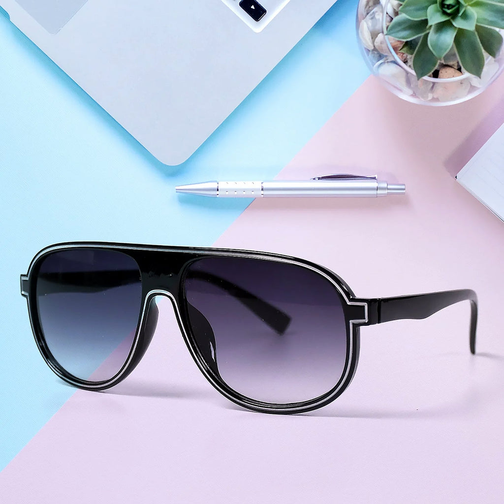 Black wayfarer sunglasses