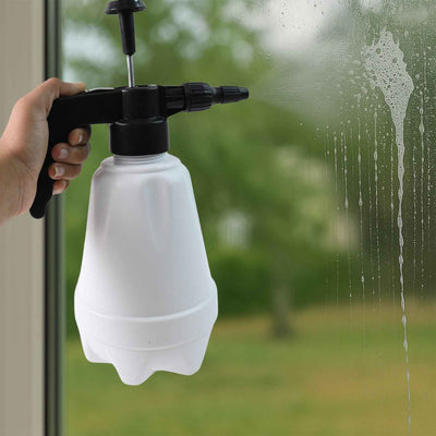 1.5L Heavy-Duty Plastic Pressure Spray Bottle with Adjustable Nozzle