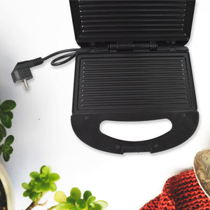 Sandwich Maker Makes Sandwich Non-Stick Plates| Easy to Use with Indicator Lights Sandwich toaster  - PremiumAV