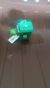 PremiumAV Trash Can Keychain Recycle Can Keyring Novelty Keychain Garbage Classification keyholder for and Adults - PremiumAV